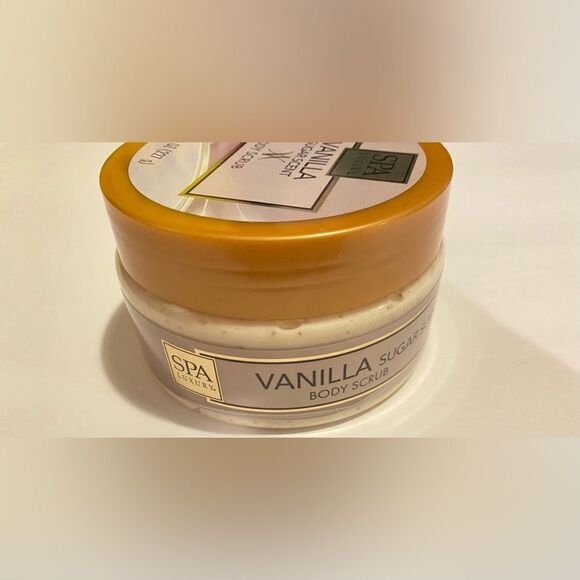 🛍️SPA LUXURY Love ❤️ Struck Body Scrub & Vanilla sugar Scent 8 OZ (227g) - Picture 9 of 10